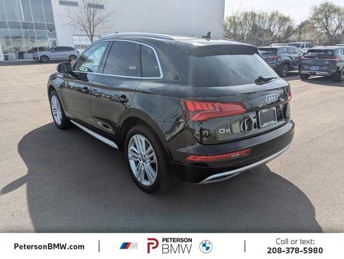 Mythos Black Metallic 2019 Audi Q5 2.0T Premium Plus