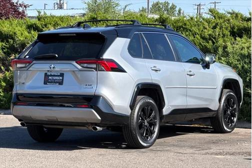 2023 Toyota RAV4 Hybrid SE