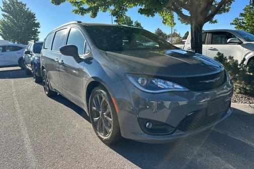 Ceramic Gray Clearcoat 2020 Chrysler Pacifica Touring-L Plus