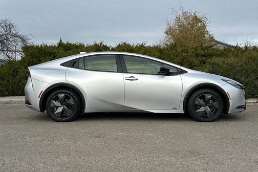 2023 Toyota Prius LE