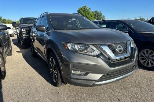 Gun Metallic 2017 Nissan Rogue SL