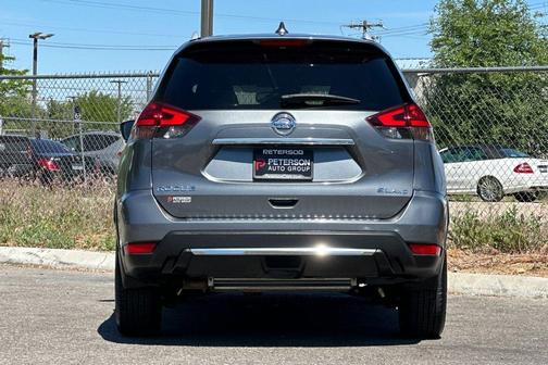 Gun Metallic 2017 Nissan Rogue SL
