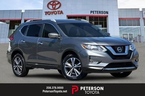 Gun Metallic 2017 Nissan Rogue SL
