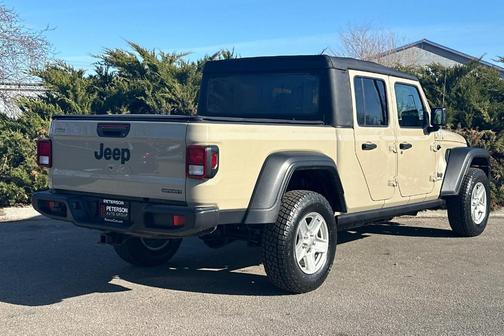 2020 Jeep Gladiator Sport
