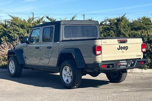 2020 Jeep Gladiator Sport