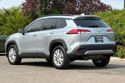 2024 Toyota Corolla Cross LE