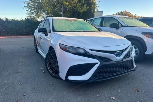 2024 Toyota Camry Hybrid SE