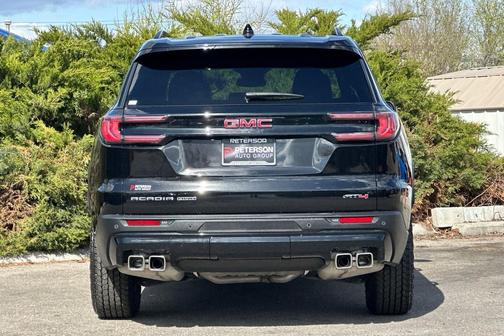 2024 GMC Acadia AWD AT4