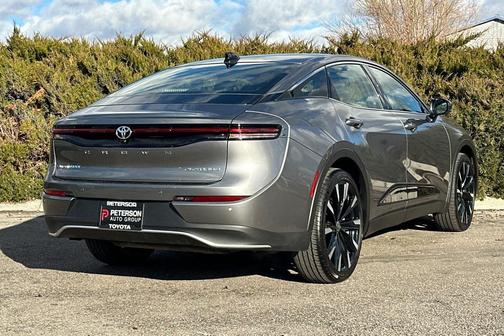 2025 Toyota Crown Platinum