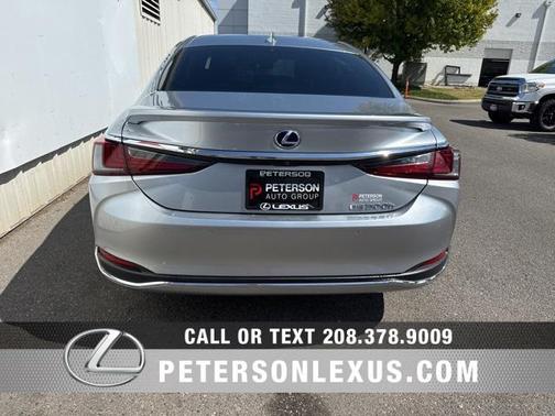 2022 Lexus ES 300h Base