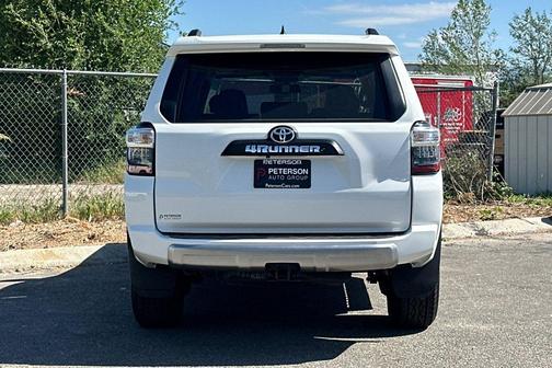 Super White 2016 Toyota 4Runner Trail Premium