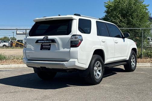 Super White 2016 Toyota 4Runner Trail Premium