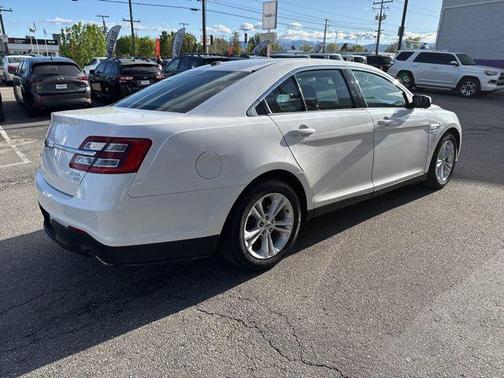 White Platinum Clearcoat Metallic 2015 Ford Taurus SEL