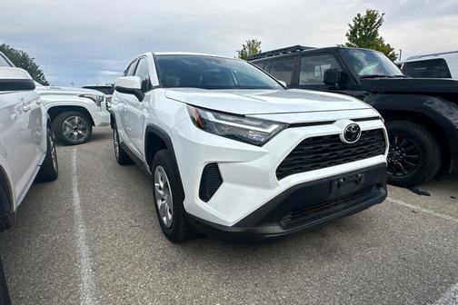 Ice 2023 Toyota RAV4 LE