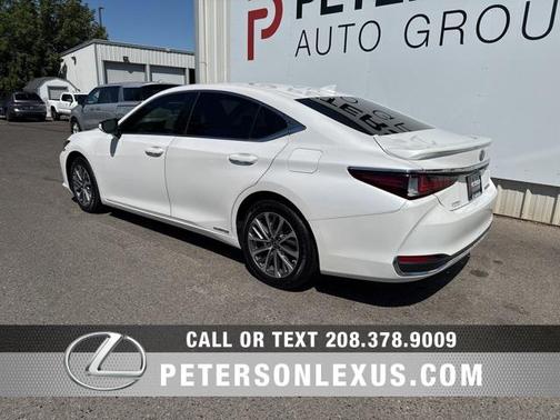 2022 Lexus ES 300h Base