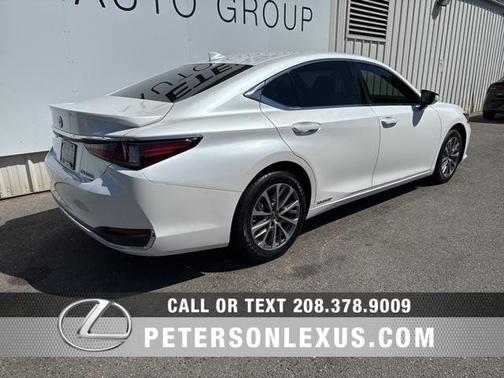 2022 Lexus ES 300h Base