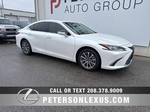 2022 Lexus ES 300h Base