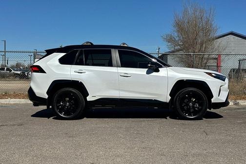 2025 Toyota RAV4 Hybrid SE