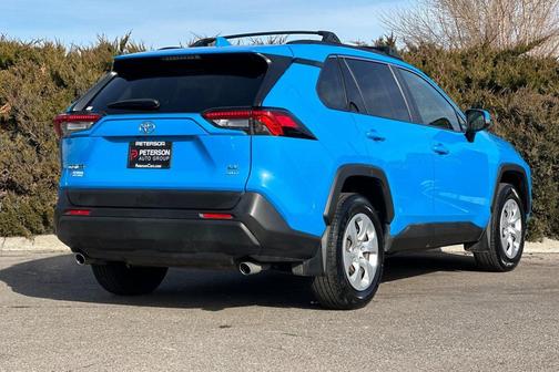 2020 Toyota RAV4 LE