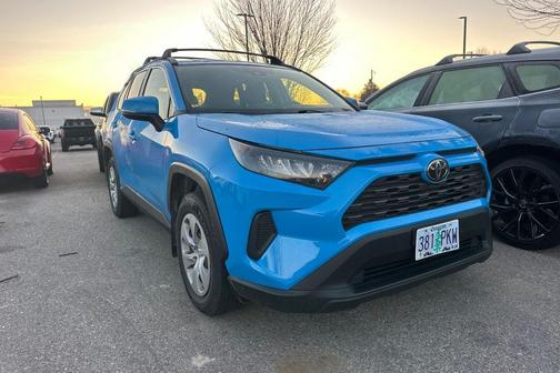 2020 Toyota RAV4 LE