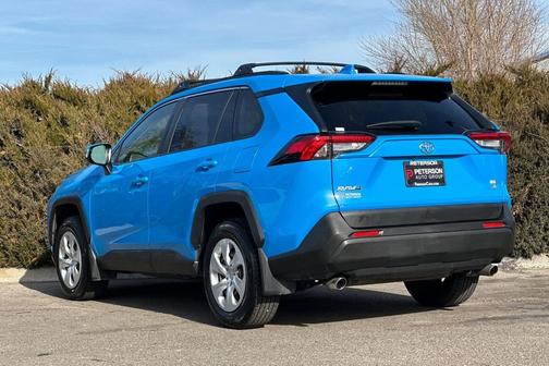2020 Toyota RAV4 LE