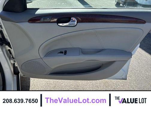 White Opal 2009 Buick Lucerne CXL
