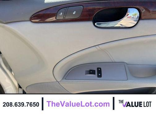 White Opal 2009 Buick Lucerne CXL