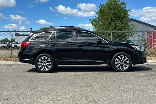 Crystal Black Silica 2017 Subaru Outback 2.5i Limited
