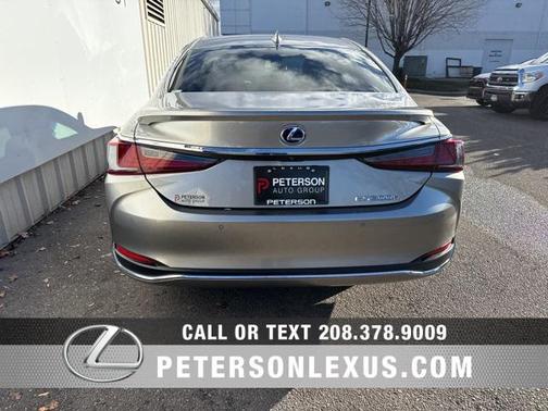 2019 Lexus ES 300h Luxury