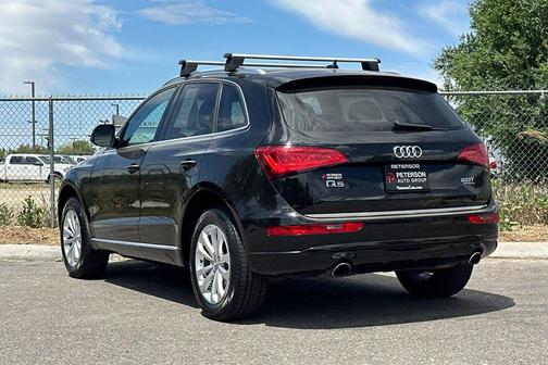 Brilliant Black 2016 Audi Q5 2.0T Premium