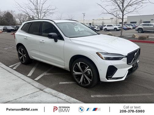 2024 Volvo XC60 B5 Ultimate Dark Theme