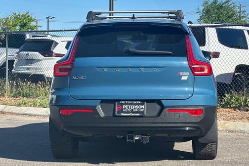 Fjord Blue Metallic 2023 Volvo XC40 Recharge Pure Electric Twin Ultimate