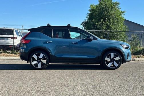 Fjord Blue Metallic 2023 Volvo XC40 Recharge Pure Electric Twin Ultimate