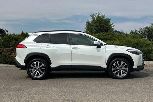2023 Toyota Corolla Cross XLE