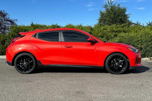 2019 Hyundai Veloster Base