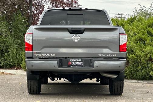 2021 Nissan Titan SV