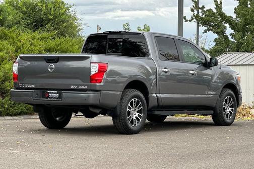 2021 Nissan Titan SV