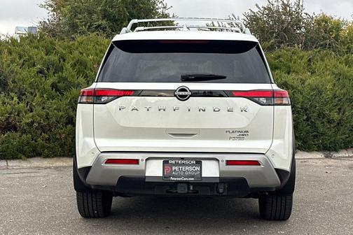 2024 Nissan Pathfinder Platinum 4WD