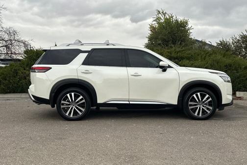 2024 Nissan Pathfinder Platinum 4WD