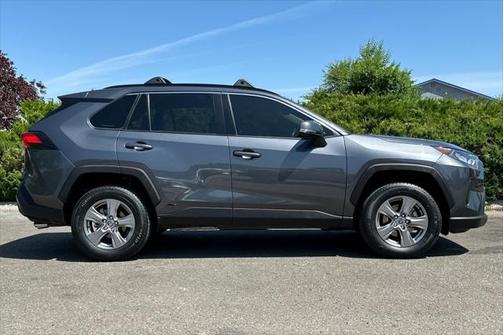 2022 Toyota RAV4 Hybrid LE