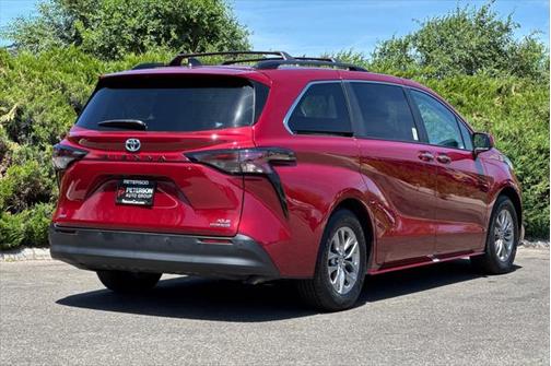 2023 Toyota Sienna XLE 7 Passenger