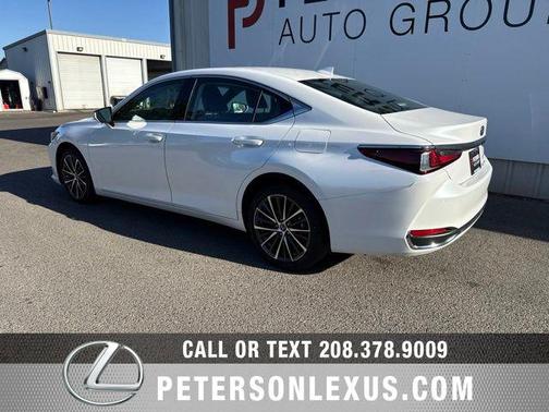 Eminent White Pearl 2023 Lexus ES 250 Base