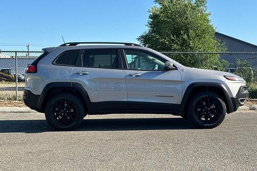 Billet Silver Metallic Clearcoat 2018 Jeep Cherokee Trailhawk