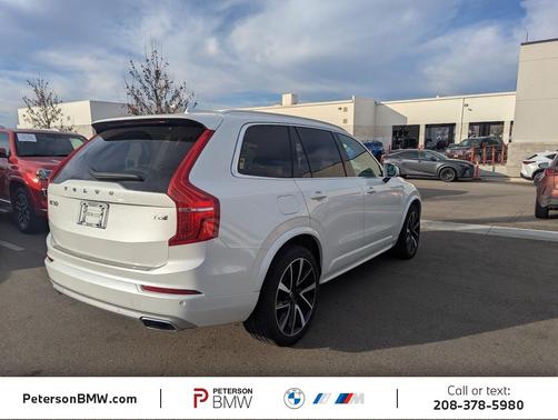 2020 Volvo XC90 T6 Momentum