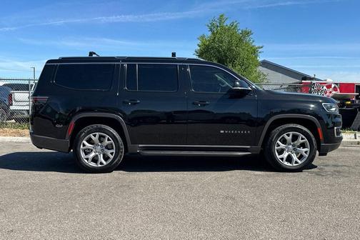 Diamond Black Crystal Pearlcoat 2022 Jeep Wagoneer Series II 4x4