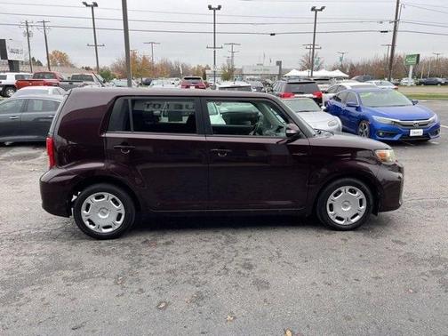 Photo 2 of 21 of 2011 Scion xB Base