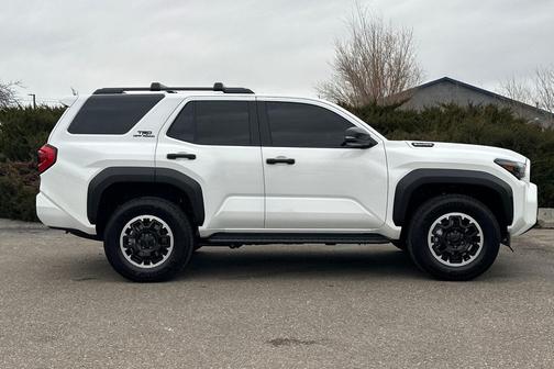 2025 Toyota 4Runner TRD Off Road