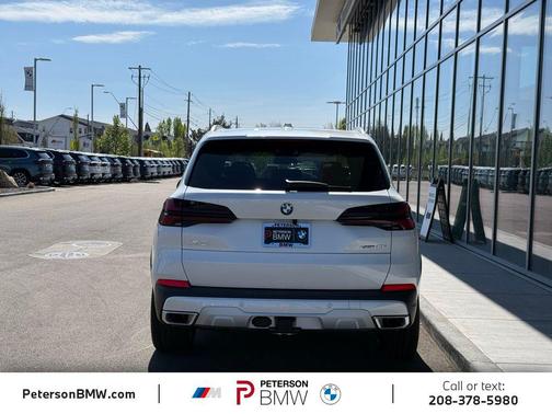 Mineral White Metallic 2026 BMW X5 xDrive40i