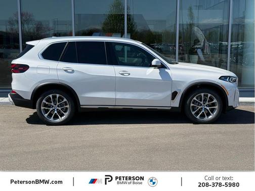 Mineral White Metallic 2026 BMW X5 xDrive40i