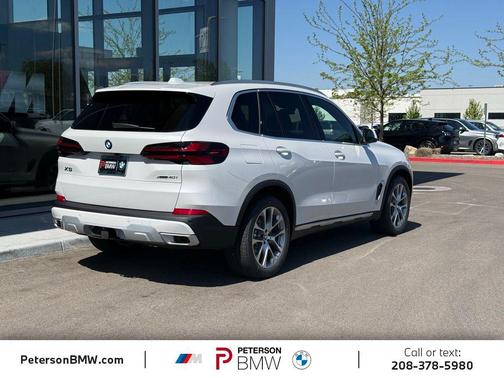 Mineral White Metallic 2026 BMW X5 xDrive40i